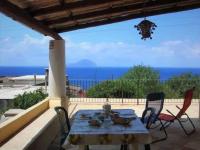 B&B Malfa - La Casuzza Gialla - in the bay of Pollara - Bed and Breakfast Malfa