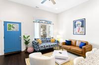 Bright & Modern Cottage in a Hip & Walkable Area! - B&B