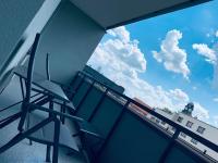 E1 Luxury OldTown Apt - 2x Parking, Foodstore, PCscreen, Netflix, Unlimited Music, Crib, BabyChair, FastWifi, Aircon - Ferienwohnung Košice