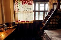 Kamer met Queensize Bed en Gedeelde Badkamer
