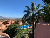 El Soto de Marbella Onsite Golf-Tennis-Padel-Gym 2 Bedroom Penthouse - Chambres d'hôtes La Mairena