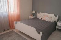 Beautiful and cozy flat close to beach and center - B&B Lagos