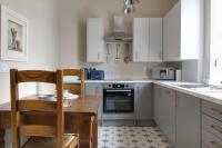 Lovely Hudds home, x4 double bedrooms & parking - B&B Huddersfield