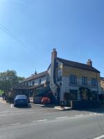 The Flyford - Bed and Breakfast