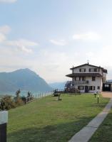 A. F.antastic V.iew - B&B Costa Volpino