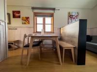 Doppel-/Zweibettzimmer mit eigener Terrasse