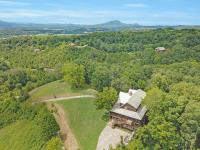 Paradise Glenn, Huge Cabin, Hot Tub, Game Room, 560 FREE tickets each paid day! - Chambres d'hôtes Sevierville