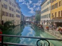 Atypique sous chateau vieille ville AC - B&B Annecy