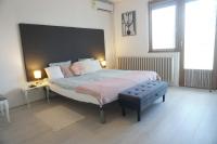 Doppel-/Zweibettzimmer mit Balkon
