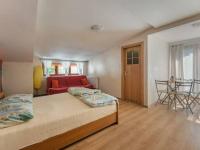 Dreibettzimmer mit eigenem Bad