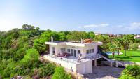 Villa Afroditi in Chania near Airport with Private Pool, Free Wi-Fi, Souda Bay Views, Garden Oasis - B&B