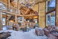 Delightful Cabin Vacation Rental with Fire Pit! - B&B Duck Creek Village