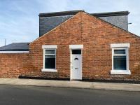 Apex Living NE - Carnegie House 4 Bed House, FREE PARKING FREE WiFi - Chambres d'hôtes Ryhope