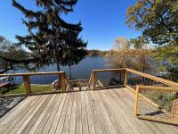 Casa Madre Chic Lakefront Cottage near Ann Arbor - B&B Whitmore Lake