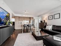 B&B Toronto - Luxury Condo on Bay Street - Bed and Breakfast Toronto