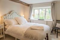 B&B Box - Charming Country Cottage Near Nailsworth - Bed and Breakfast Box
