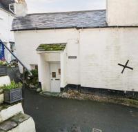 SPINDRIFT is A Beautiful Newly Refurbished THREE BEDROOM Private Family House located on the OLD HARBOUR and the COASTAL PATH in the Heart of Beautiful POLPERRO - Chambres d'hôtes Polperro