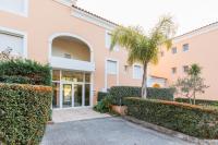 Appartement avec jardin, clim & piscine - Proche plages et randos, parking privé - La Girelle - B&B Hyères