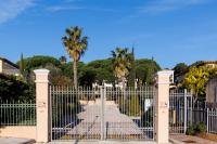 T2 avec jardin, clim & piscine - Proche plages et randos, parking privé - La Rascasse - Chambres d'hôtes Hyères