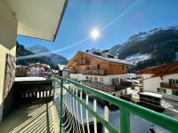 Central Apartment Canazei - B&B Canazei