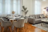 B&B Saarbrücken - LUXURY-Apartment - city center : 8 guests : Netflix - Bed and Breakfast Saarbrücken