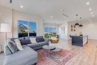Spacious, 5 BR on the Beach with Rooftop Pool Next to the Hangout! - B&B Gulf Shores