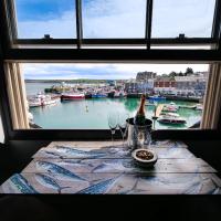 Padstow Escapes - Pajar Luxury Penthouse Apartment - Chambres d’hôtes Padstow