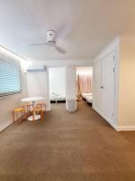 Sinchon Station Line 2 Exit 3 and 4 min three-room hongdae - B&B