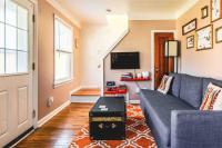 Cozy Cottage 10 mins to DTWN CLE Free Parking - Chambres d’hôtes Euclid