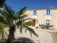 B&B Saint-Bris-des-Bois - maison de campagne - Bed and Breakfast Saint-Bris-des-Bois