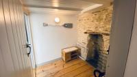 SPINDRIFT is A Beautiful Newly Refurbished THREE BEDROOM Private Family House located on the OLD HARBOUR and the COASTAL PATH in the Heart of Beautiful POLPERRO - Chambres d'hôtes Polperro