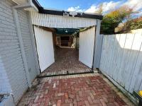 Yours 3 bedrooms house - Granny Flat Close to Park - B&B
