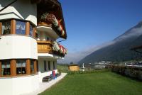 Sonnenschlössl Apartments - B&B Neustift im Stubaital