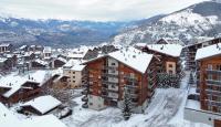Apartment with Mountain View