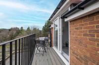 2 Bedroom Penthouse with parking High Wycombe By 360Stays - Ferienwohnung
