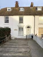 The Lost Lobster - 2 bedroom cottage with parking - B&B
