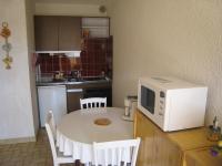 Studio climatisé avec coin nuit et terrasse plein Sud, 10 m², parking inclus - FR-1-100-194 - Chambres d'hôtes Cavalaire-sur-Mer