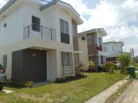 Avida 3-Bedroom Vacation House with Pool - B&B Hacienda Minuluan