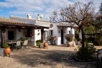 Refugio andaluz con piscina entre olivos - B&B