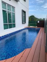 A home with private pool, KebunStorey - Bed and Breakfast Tangga Batu