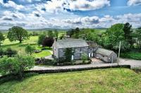 Elegant & spacious farmhouse with wonderful views - B&B Penrith