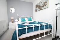 Cosy 2 Bed Flat 1 in Bridgend - B&B