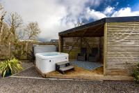 Quarrywood Glamping - Bed and Breakfast