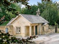 North Lodge - 17th Century Gate Cottage at Hassop Hall - B&B Hassop