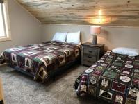 Yellowstone Park, Hot Tub - B&B Island Park