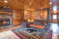 B&B Gatlinburg - Standing Bear Lodge, 5 Bedrooms, Sleeps 18, Pool Table, Air Hockey, Hot Tub - Bed and Breakfast Gatlinburg