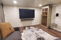 Luxury DT Cottage - Free Parking - Self Check-In - B&B Anchorage