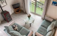 B&B Bredene - Pet Friendly Apartment In Bredene With Outdoor Swimming Pool - Bed and Breakfast Bredene