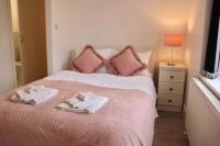 Contemporary & Stylish House . FREE Parking - Chambres d’hôtes Bayston Hill