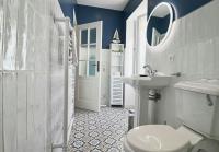 FERSEN Superb Mediterranean style apartment in heart of Old Antibes - B&B